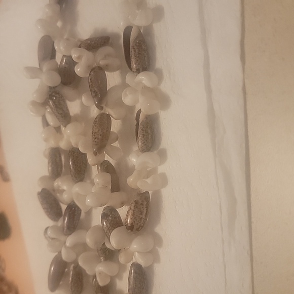 Shell necklece - Picture 3 of 3